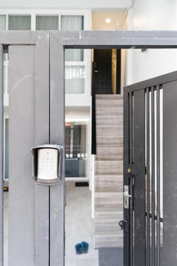 Cozy Studio 1 In Sathorn, Bts Saint Louis Bangkok Exteriör bild