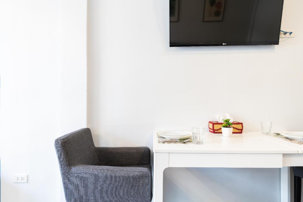 Cozy Studio 1 In Sathorn, Bts Saint Louis Bangkok Exteriör bild